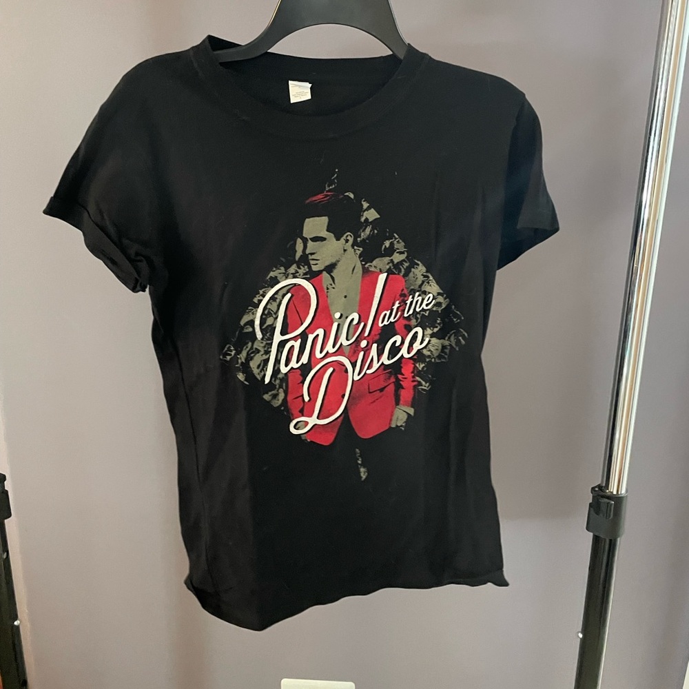 Panic at the disco juniors tee size: L